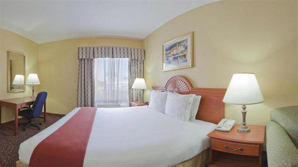 Fairfield Inn & Suites Houston Hobby Airport Екстер'єр фото