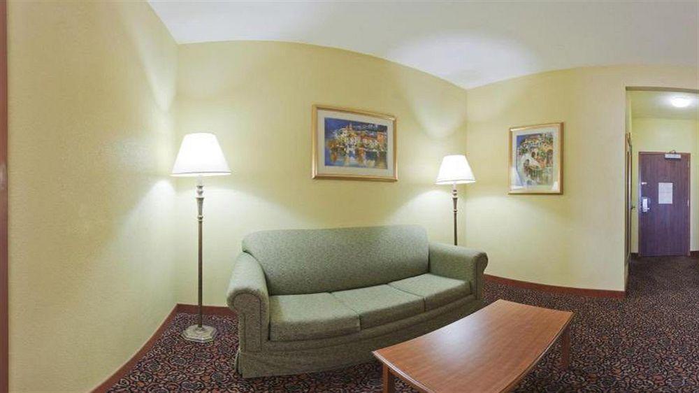 Fairfield Inn & Suites Houston Hobby Airport Екстер'єр фото